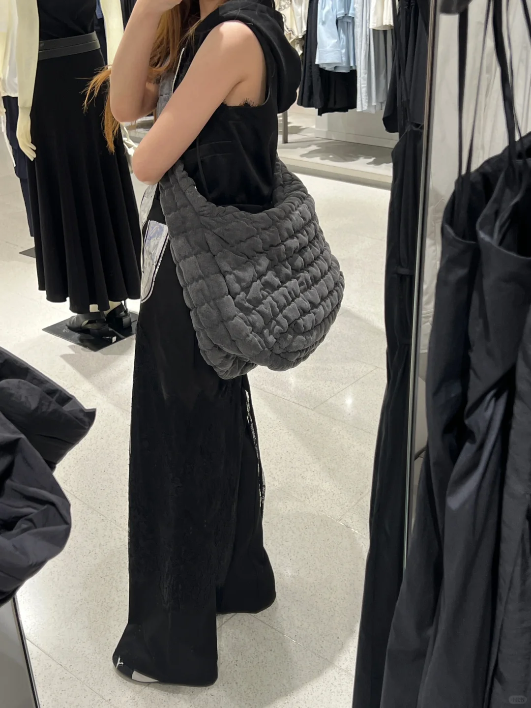 Cos新款云朵包牛仔灰好好看呀！