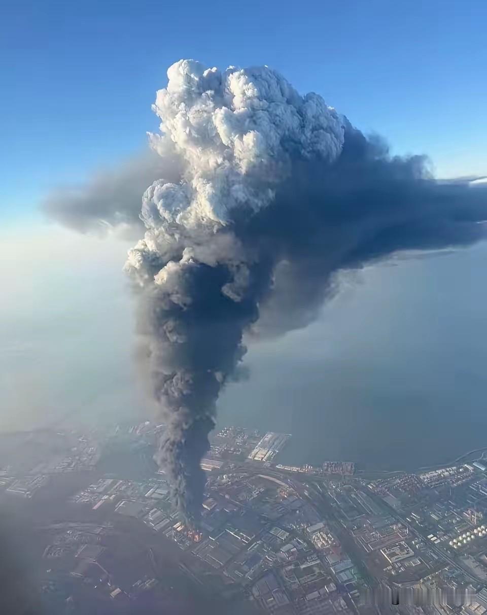 青岛象屿仓库火灾。
这次象屿哪个领导负责？还是就这样不了了之？
