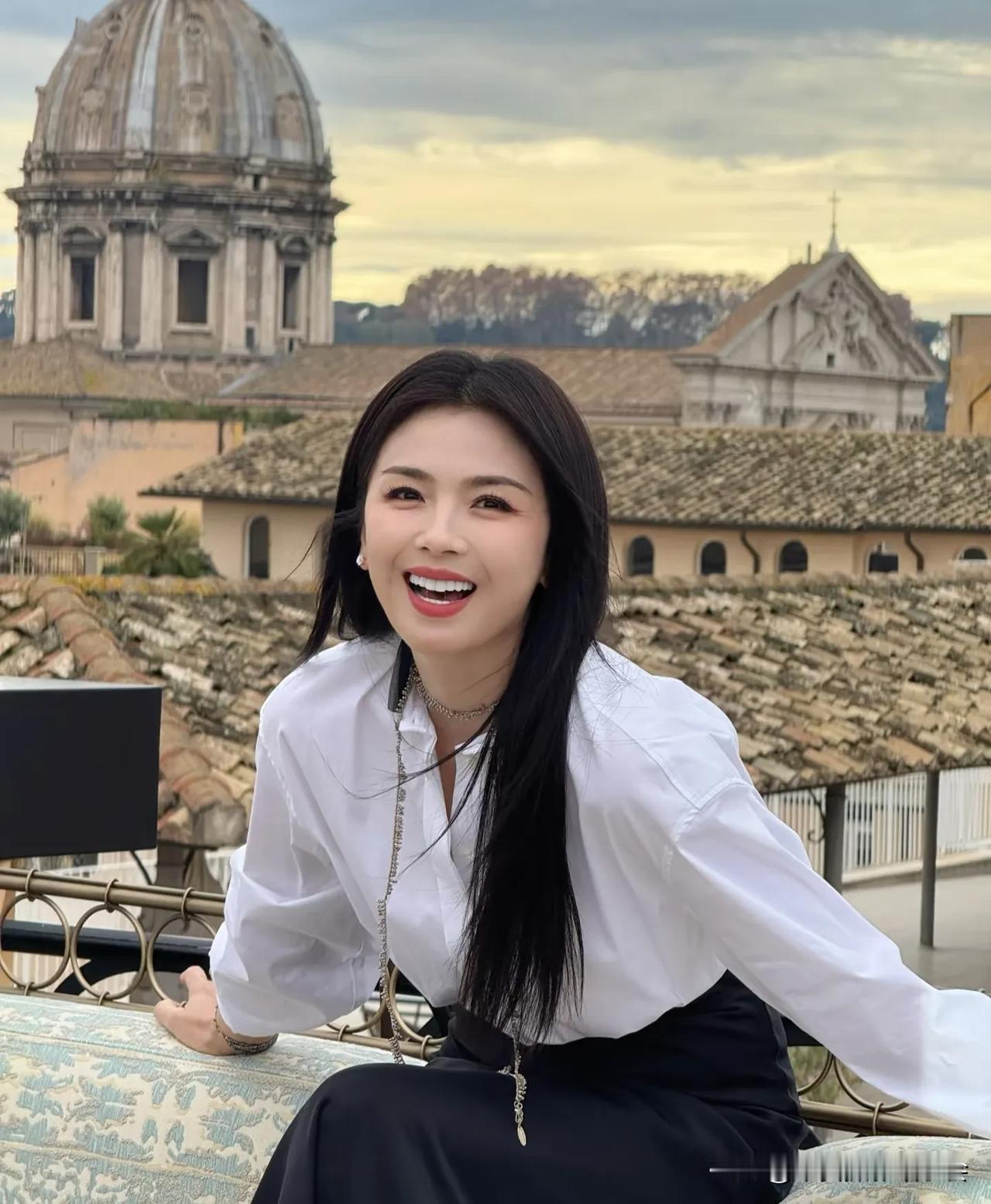 刘涛老师成熟的女人到底是哪里吸引人? 古代里的美人 分享一张中国红 职业女性穿搭