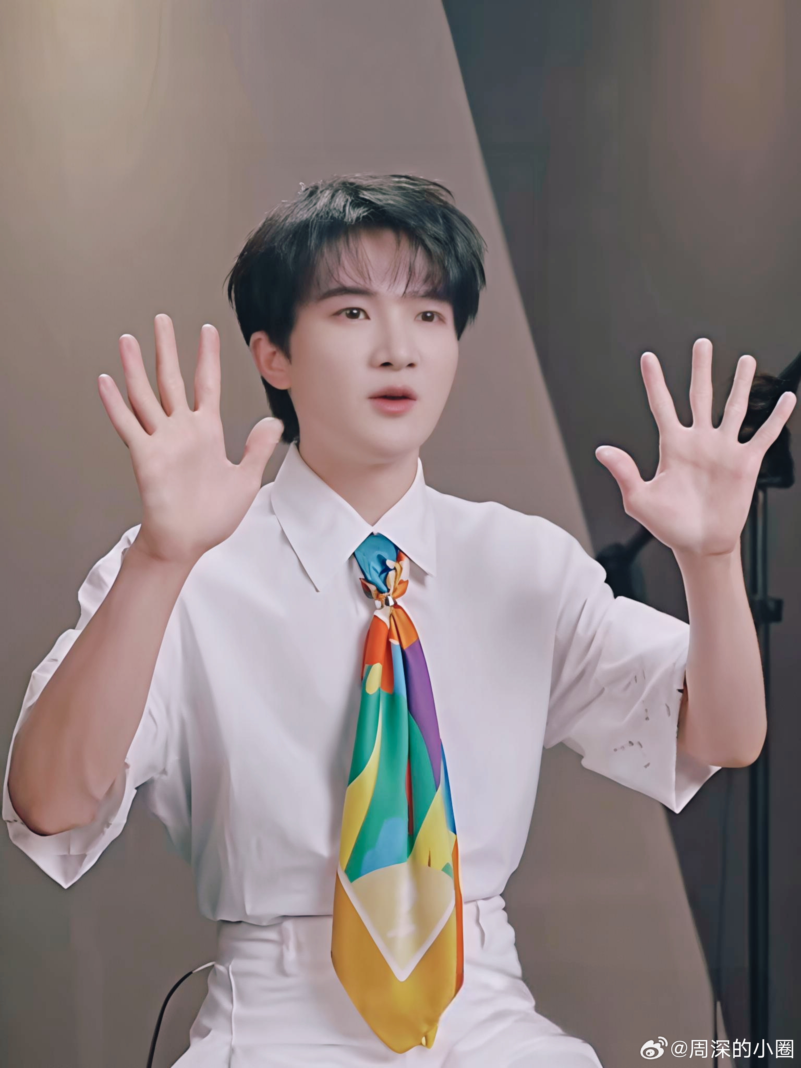 周深✨️周深2026深深的巡回演唱会 ✨️随机打开一页深深的 【小圈跟米子们说晚