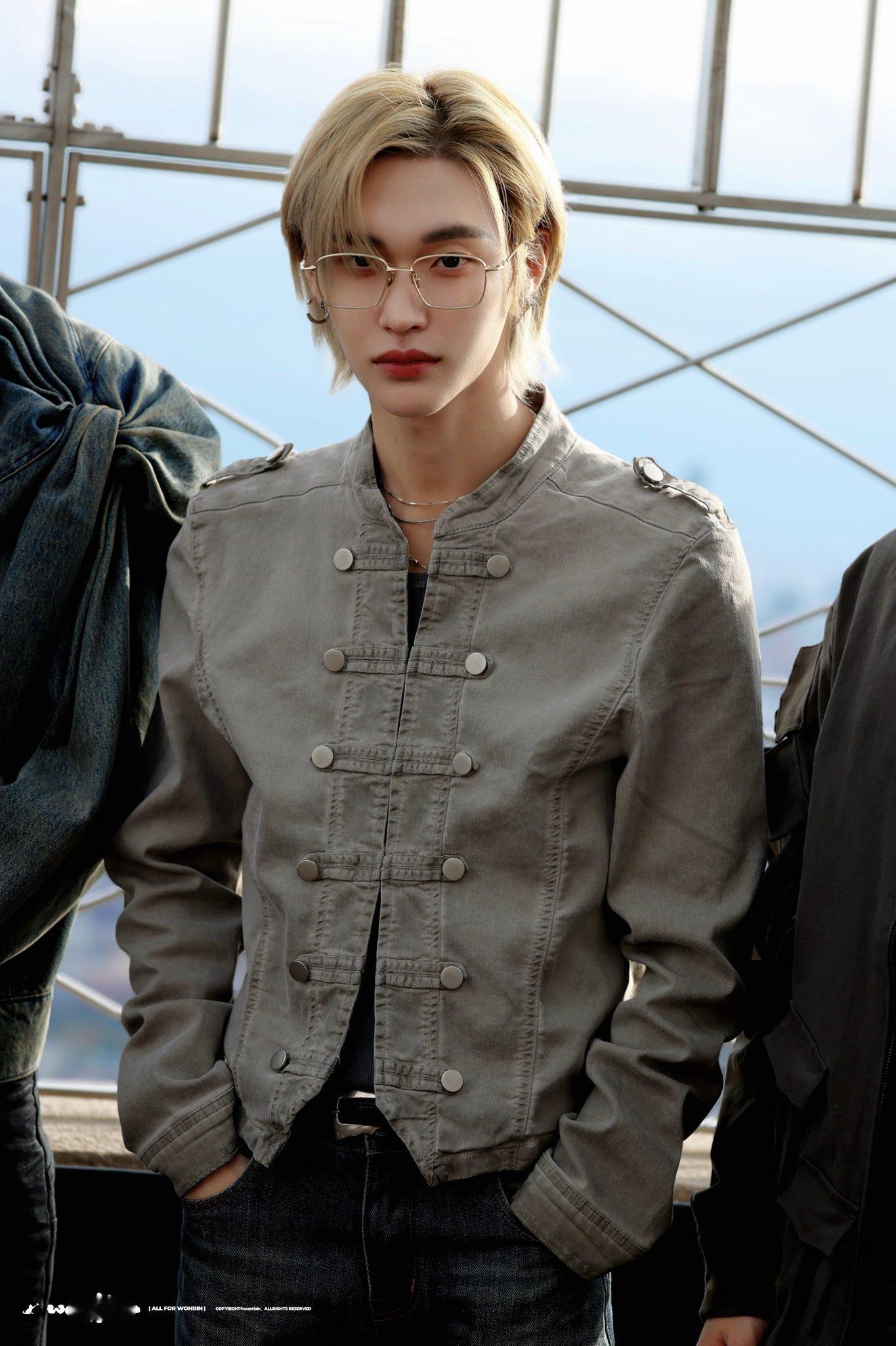 临近回归变身金发+长发的元彬，金发美神 ​​​