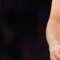 NBA  4月28日，洛杉矶湖人队明星得分后卫奥斯汀-里夫斯可能会在对阵火箭的季