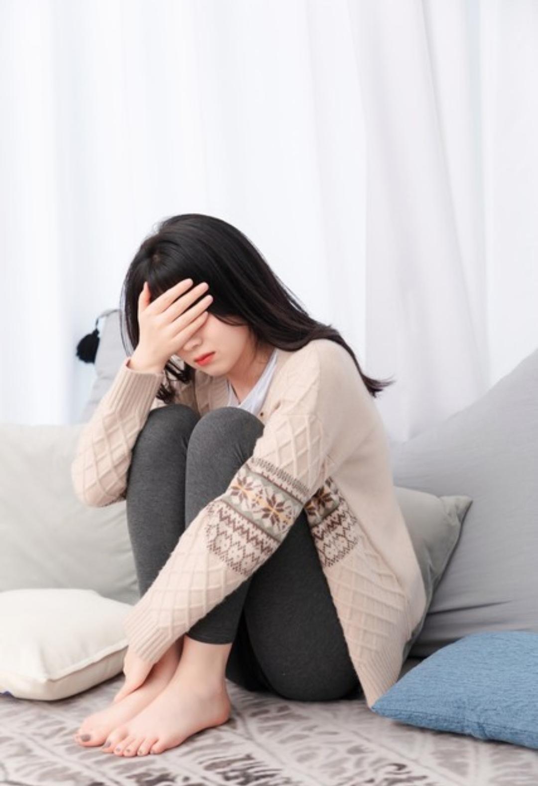 找个不愿意长大的男人，女人得有多累。
上午九点多钟，同事小新接到婆婆电话，说宝宝