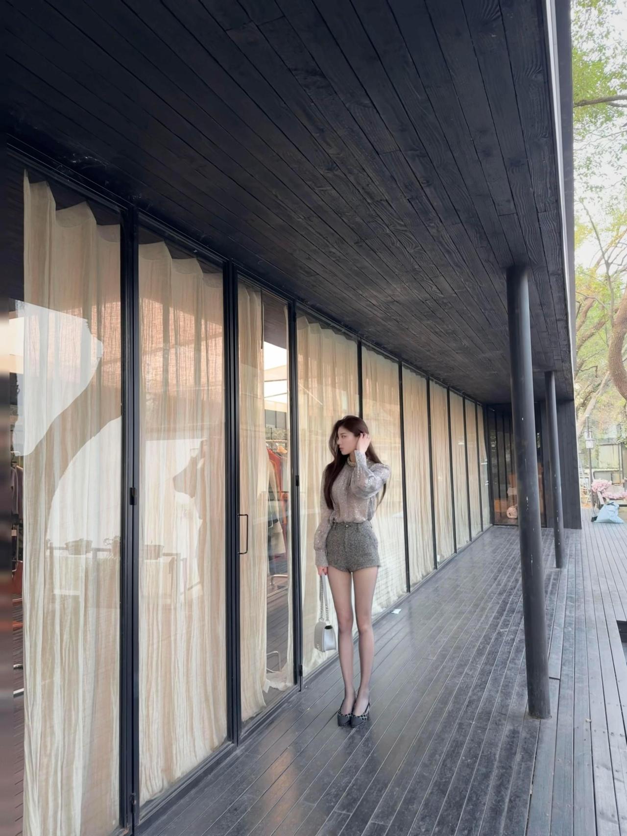 怎样穿搭知性又显身材?