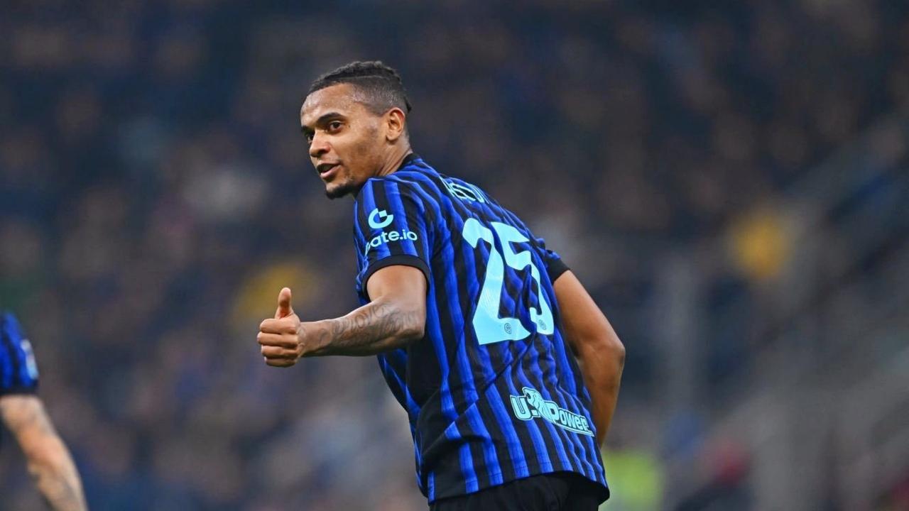 罗马诺说道：尽管之前有一些疑虑，但国米即将激活阿坎吉的买断条款。
国米和曼城之间