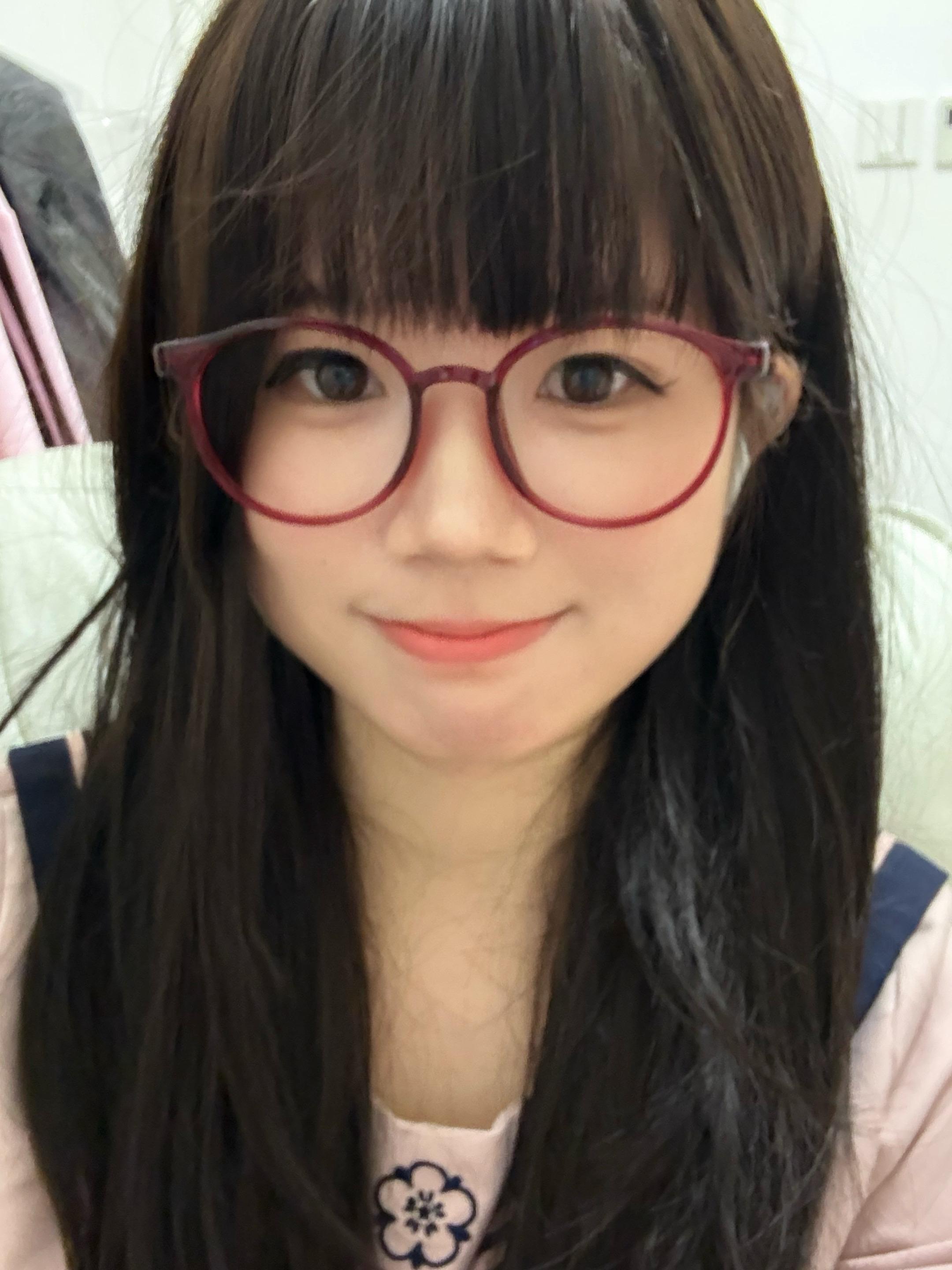 嘻嘻特别喜欢这套水手服🌸