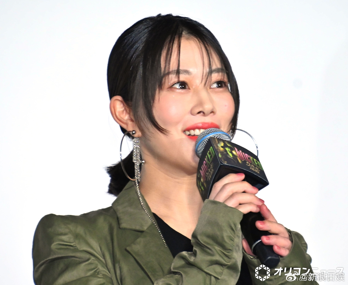 高畑充希出席了其担任日语配音的电影《魔法坏女巫2》的首映礼。这是她产后首次公开亮