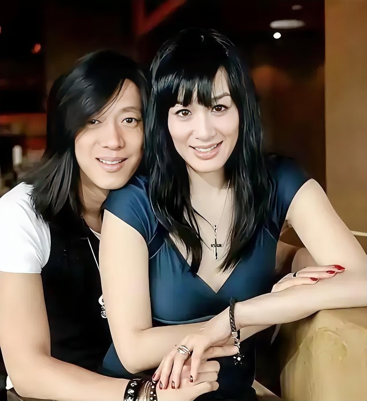 钟丽缇，168cm，55岁
出生地：加拿大蒙特利尔（中越混血）
 毕业学校：加拿