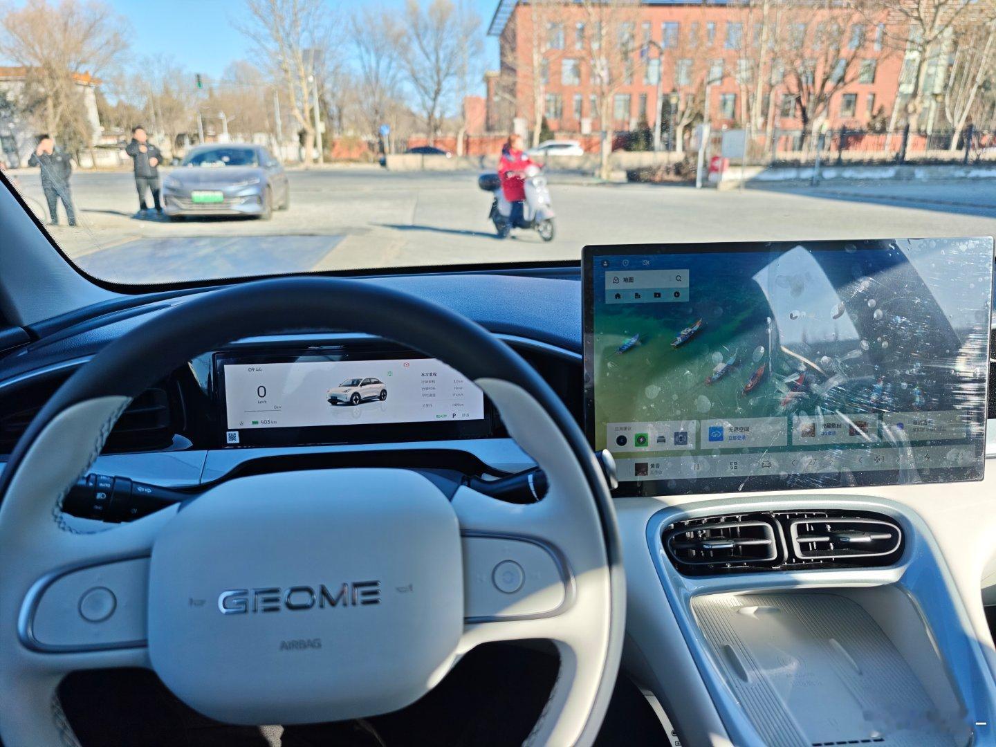 试完吉利星愿，就知道为啥这台小车会卖的那么好了大部分朋友对小车的需求：外观好看，