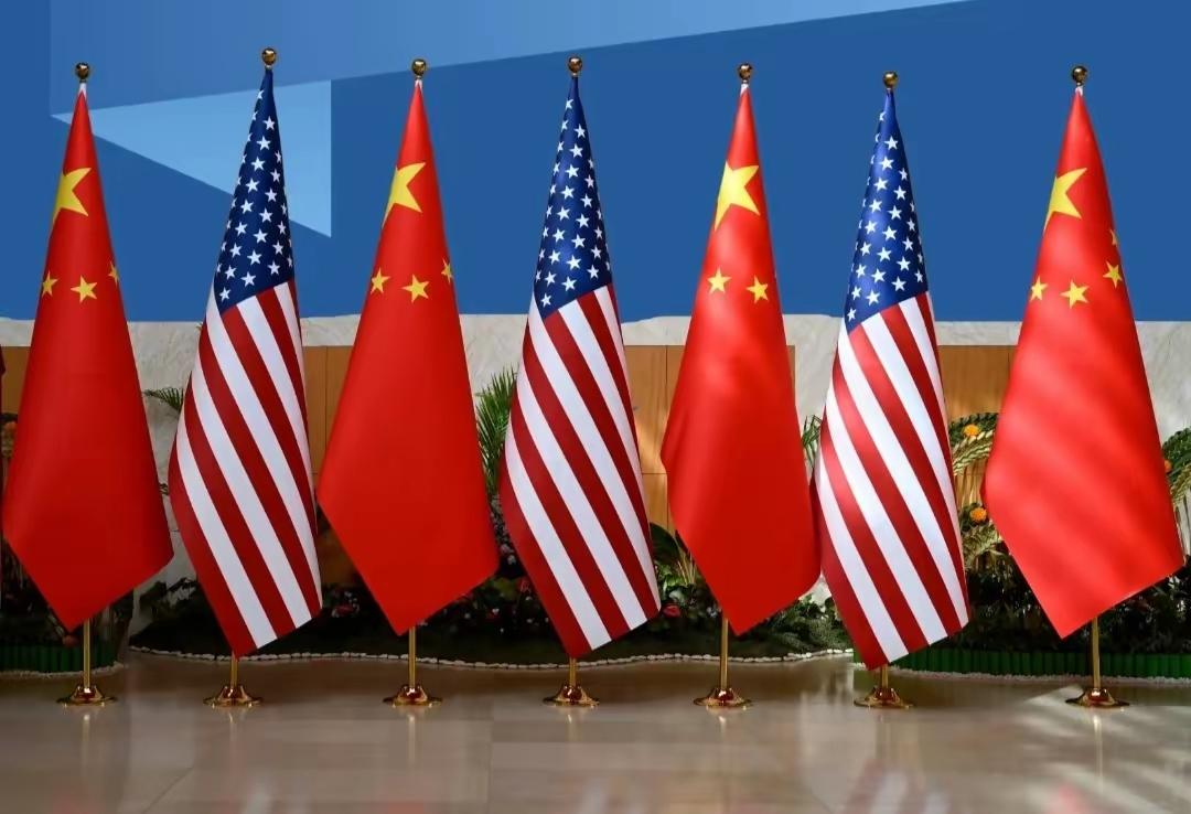 中美关系稳不稳，直接关系到全世界的日子好不好过。最近中美在巴黎又坐下来谈经贸了，