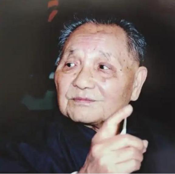 美国如果插手台湾问题，该怎么办？邓公早就给出答案：美国只有两个选择。自从特朗普上