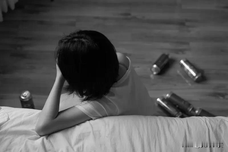 陈年的伤与痛
何曾欲向人说
我只是个转角过客
无故让你泣不成声

倾泻而下的暗恨