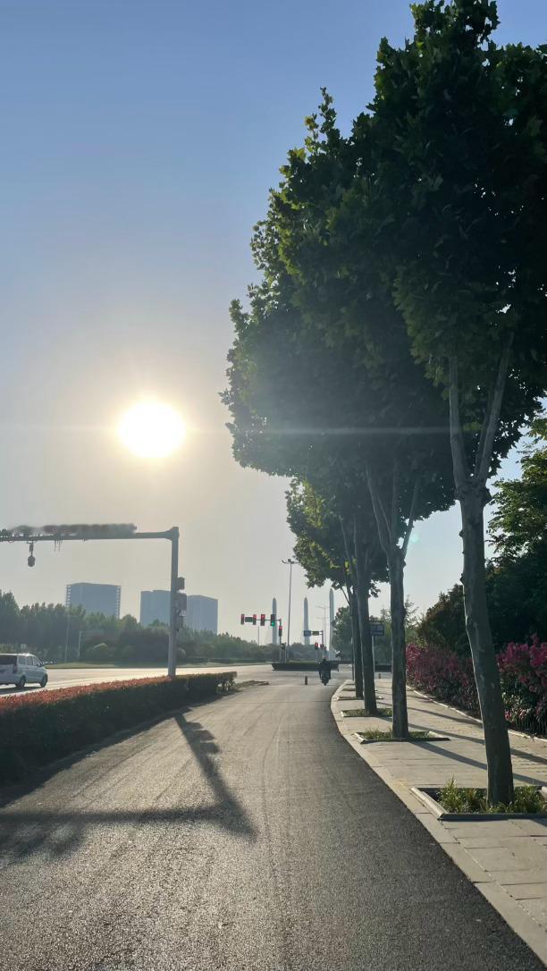 大自然是美好的公平的，不会欺骗、不会随意起誓，更不会厚此薄彼。爱很热烈，生活很简