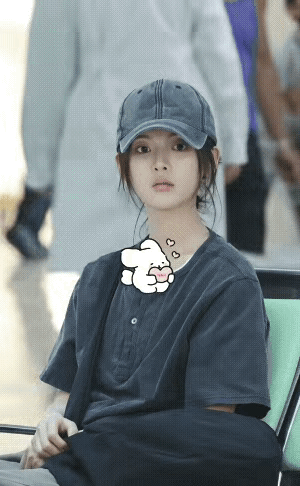 看吧！长得漂亮真的可以改命，太漂亮了，这张脸哪像穷人出身，草根起来的只要有观众缘