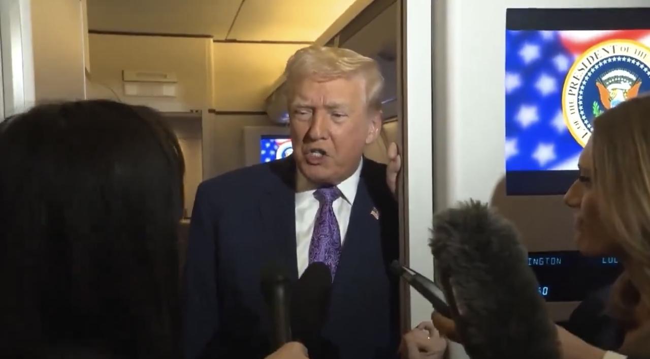 记者问：你能解释一下你为什么会赦免一个臭名昭著的毒贩吗？

特朗普：我不知道你在