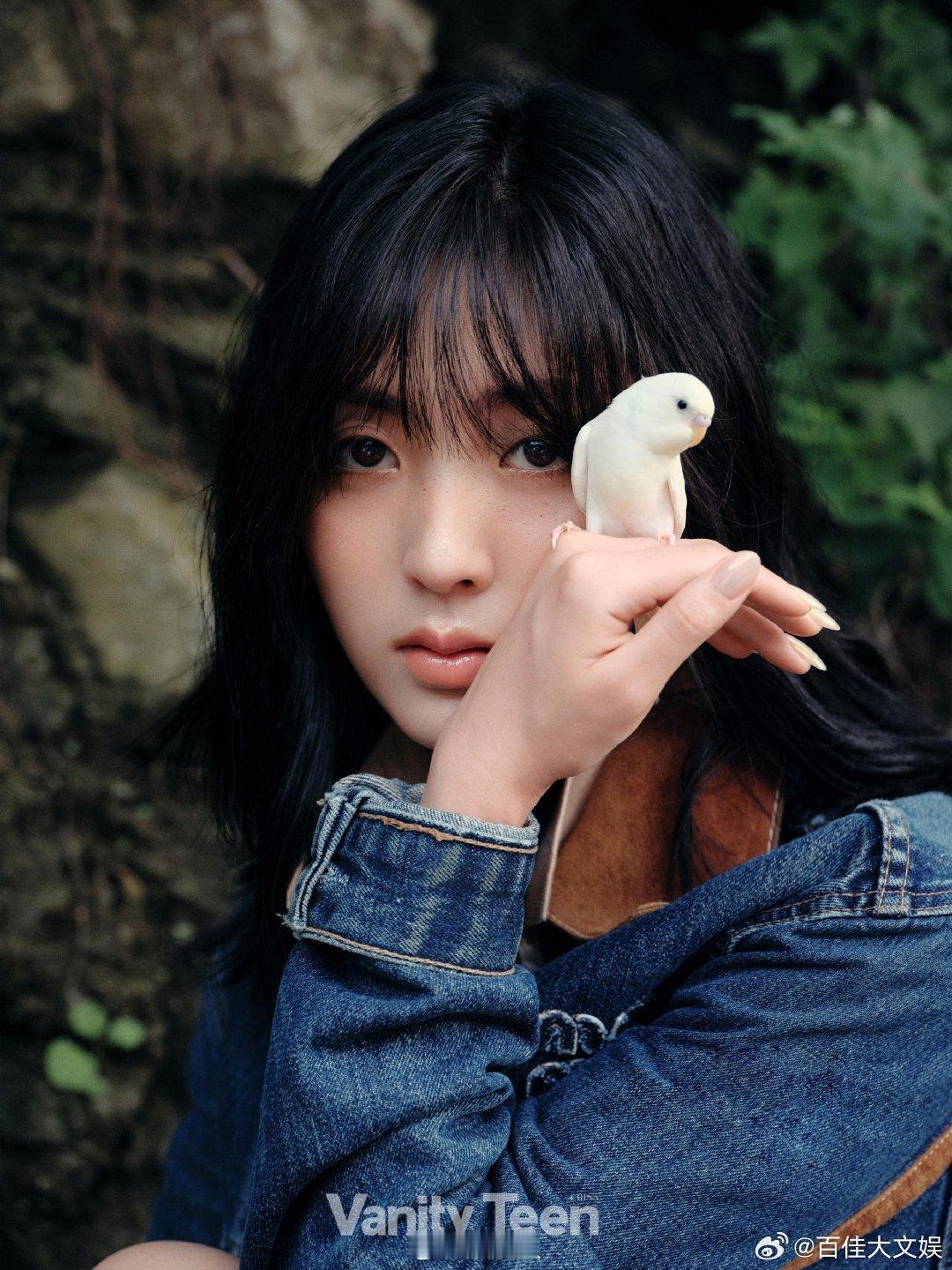 #邢菲杂志##邢菲气场#邢菲的这组杂志封面照展现了她的多面魅力！复古牛仔套装甜美