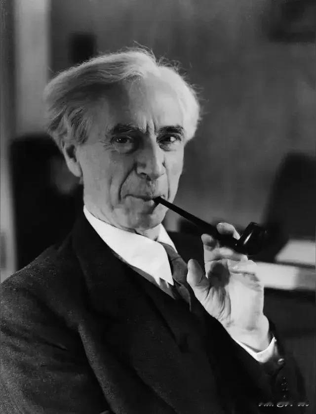 罗素：绝不会为信仰献身
♦英国哲学家罗素推崇怀疑精神，始终对“坚信不疑”保持警惕