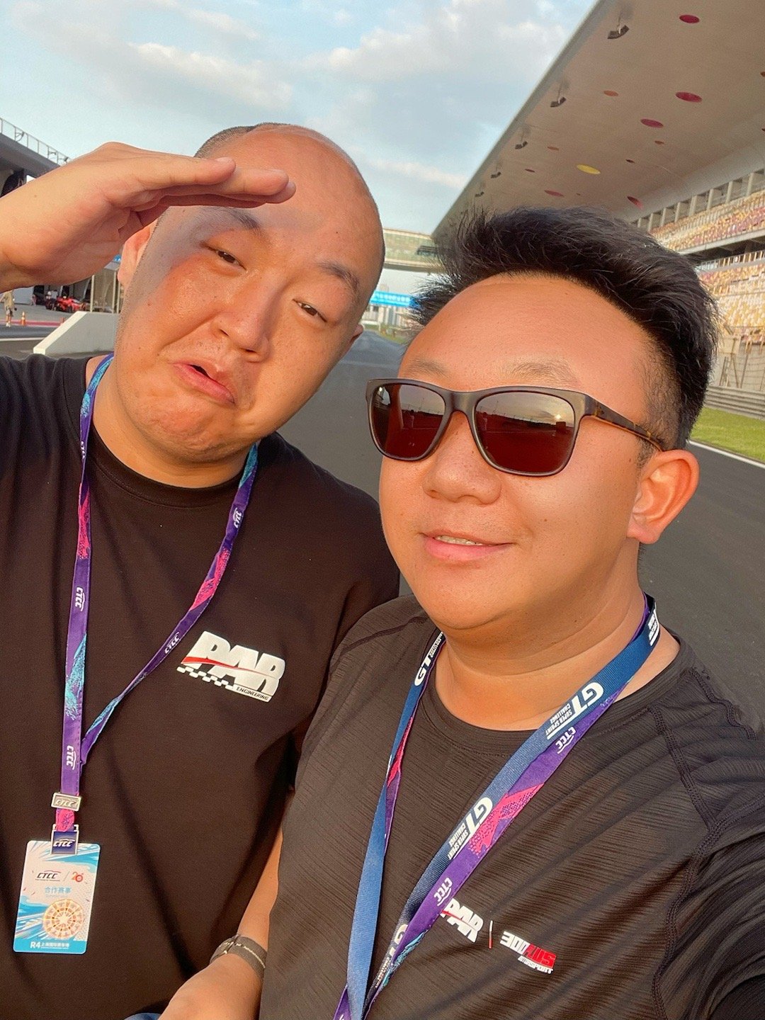 一起赛了十年，还年轻！祝两位车手正赛顺利！#2023汽车之家赛车队#  ​​​