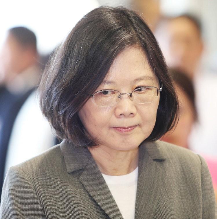 蔡英文罕见发声：“我是台湾人并没有错，我是中国人，因为我是念中国书长大的，受的是
