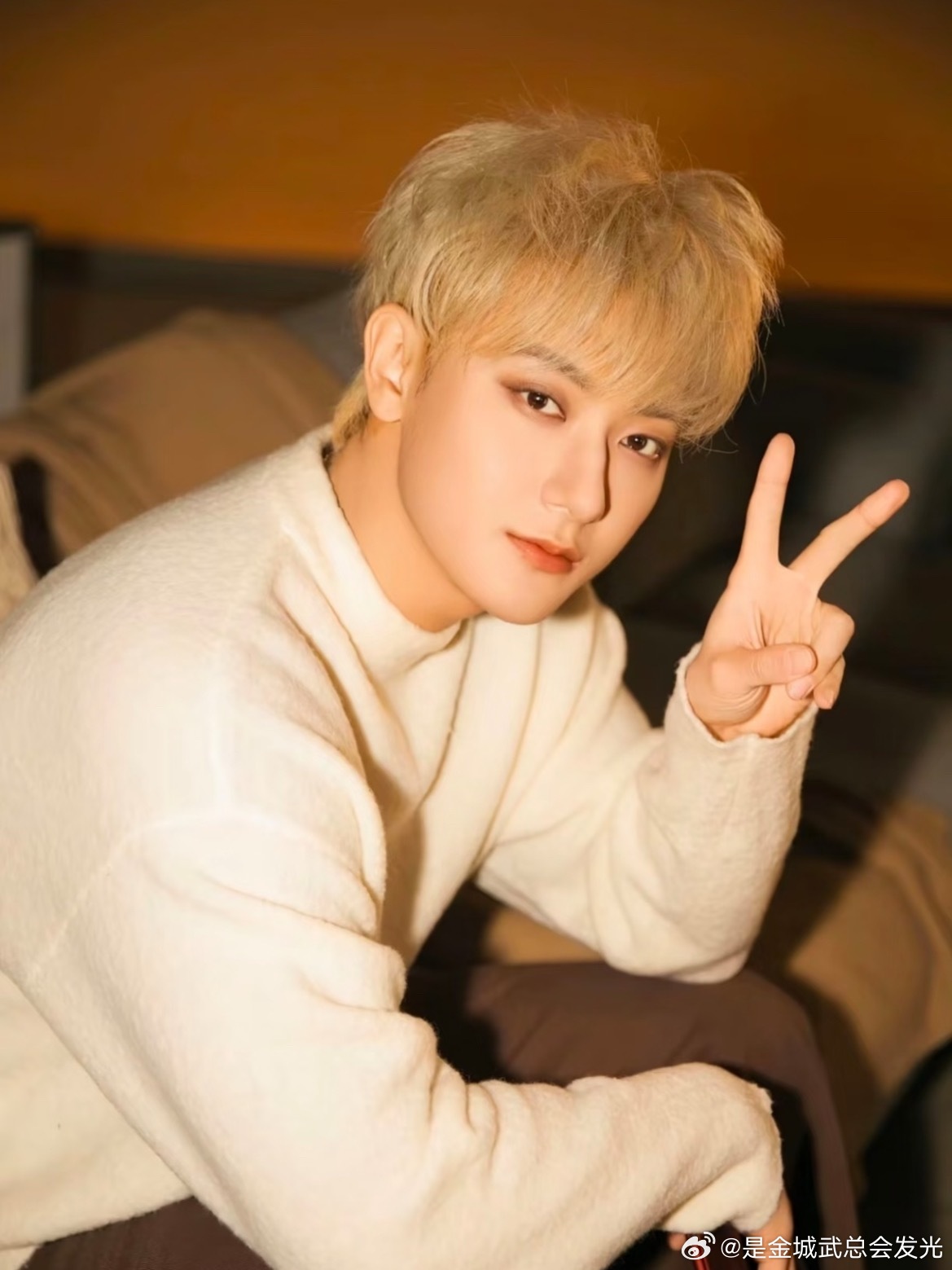 黄子韬这么大方的嘛？！！谁成想黄总吸引路人粉的方式竟然如此简单粗暴黄子韬吃饭每个