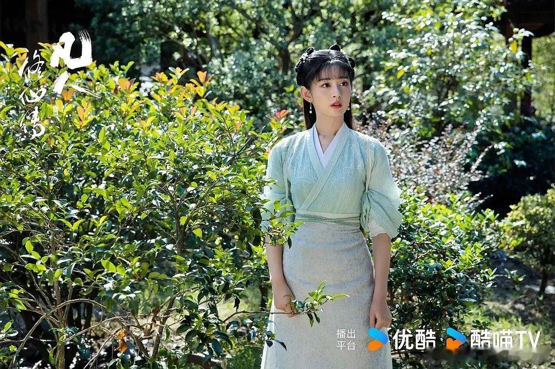 赵丽颖带儿子逛街看展赵晴有可能成为下一个赵丽颖吗她在凡人修仙传会掀桌吗 于老师好