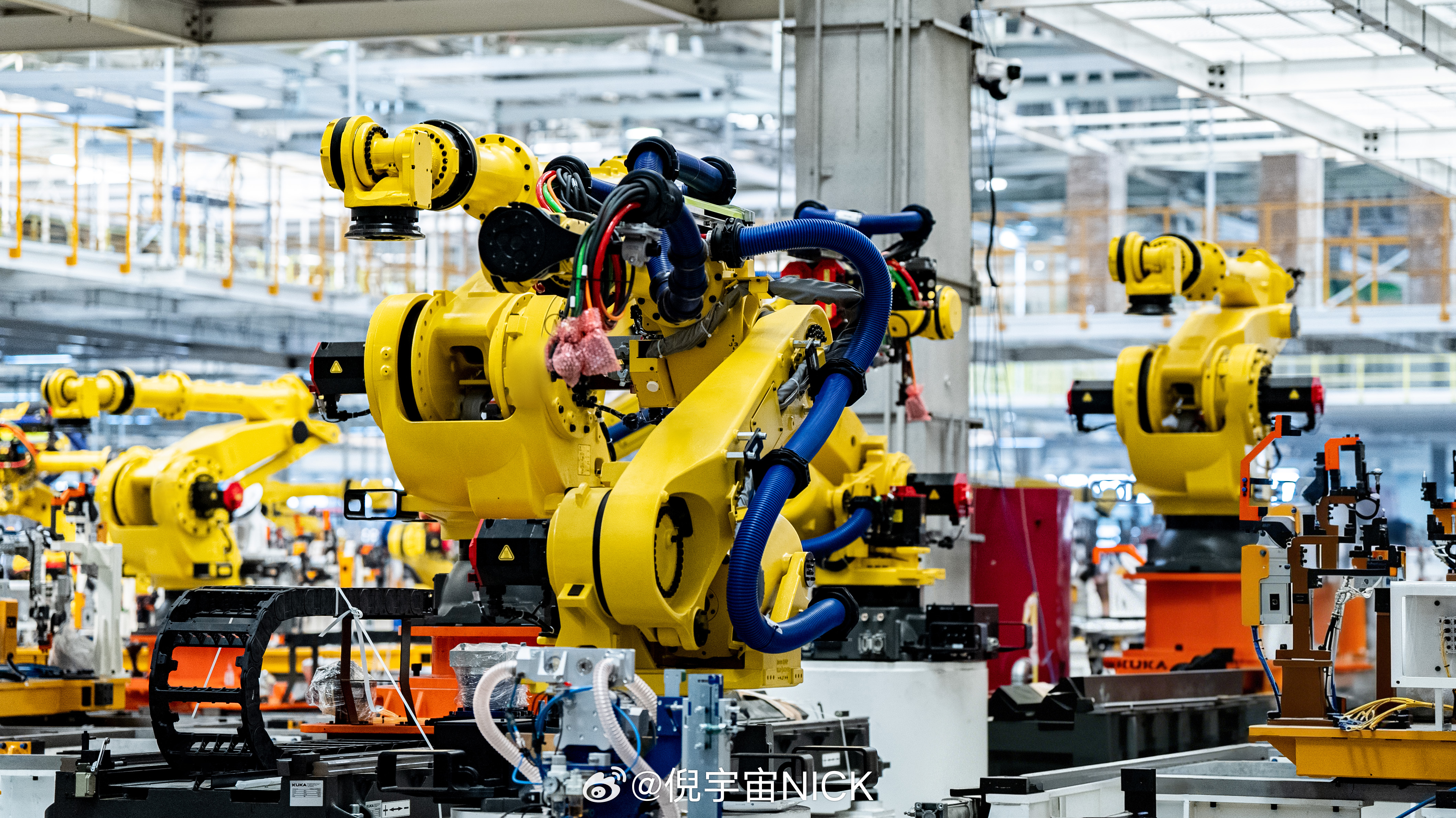 享界投入近20亿升级工厂 享界超级工厂投入19.91亿元，对冲压、车身、涂装、总