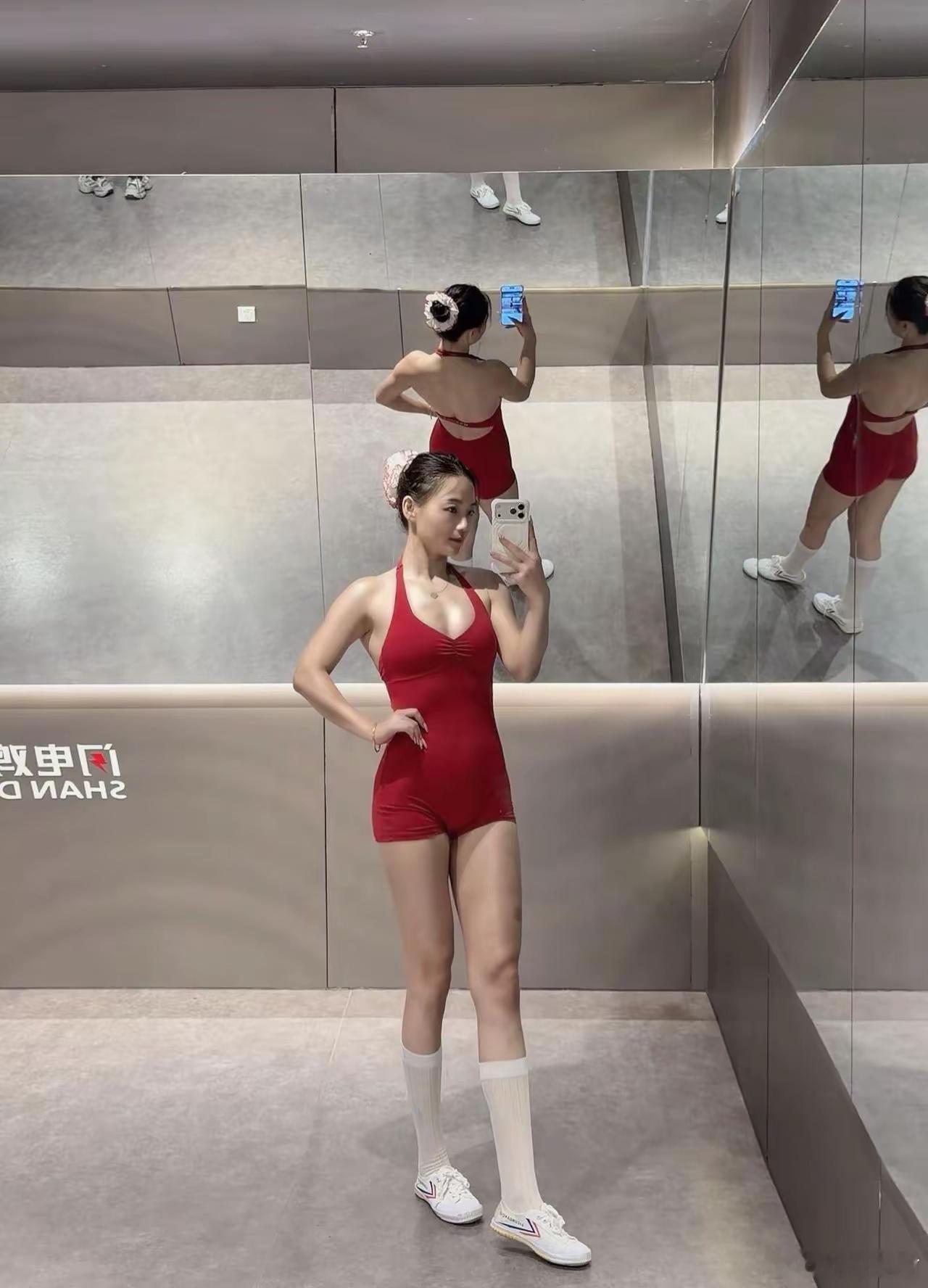 让看不起你闭嘴，爱你的人骄傲。 