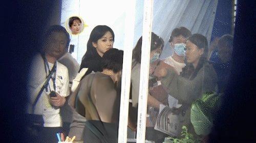 杨紫拍广告造型脸好小好美哦！ ​​​