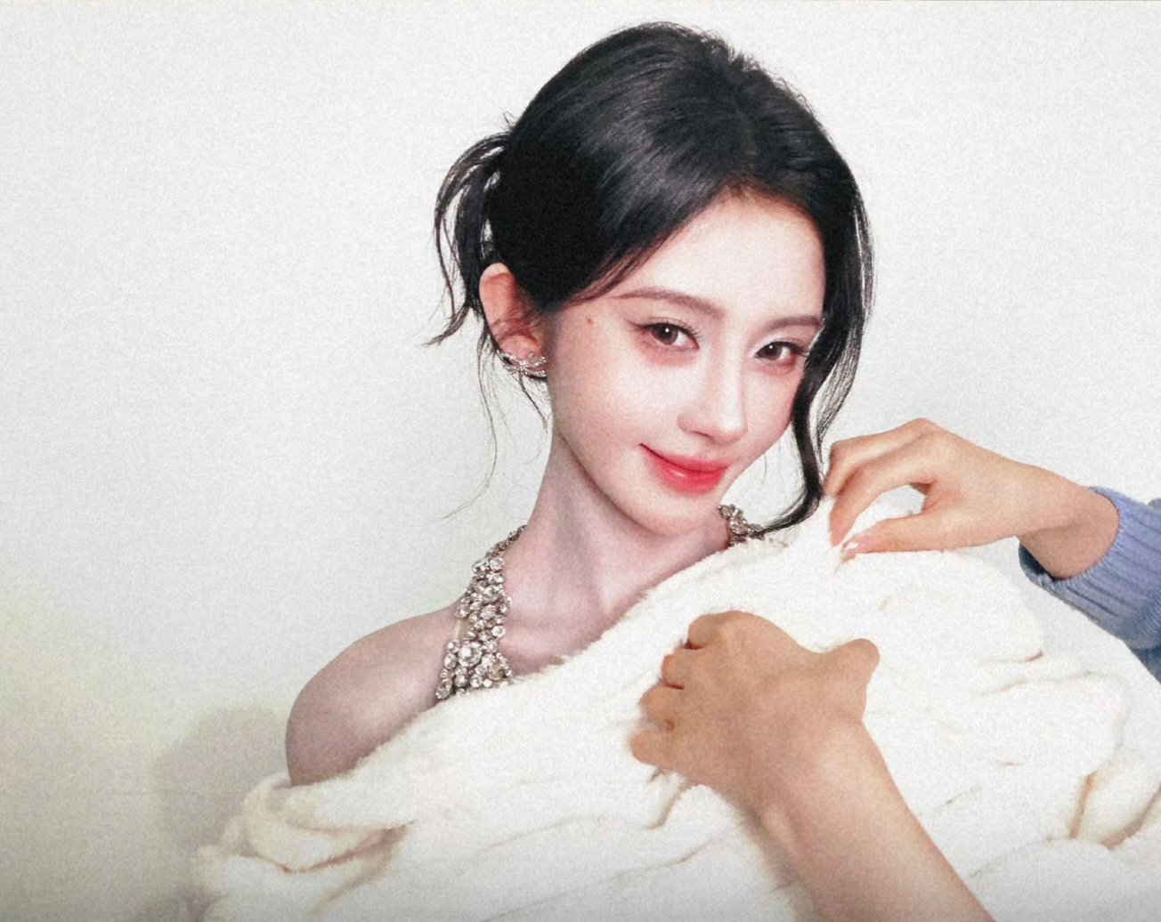 祎颗原脑袋发图分享，未修复鞠婧祎