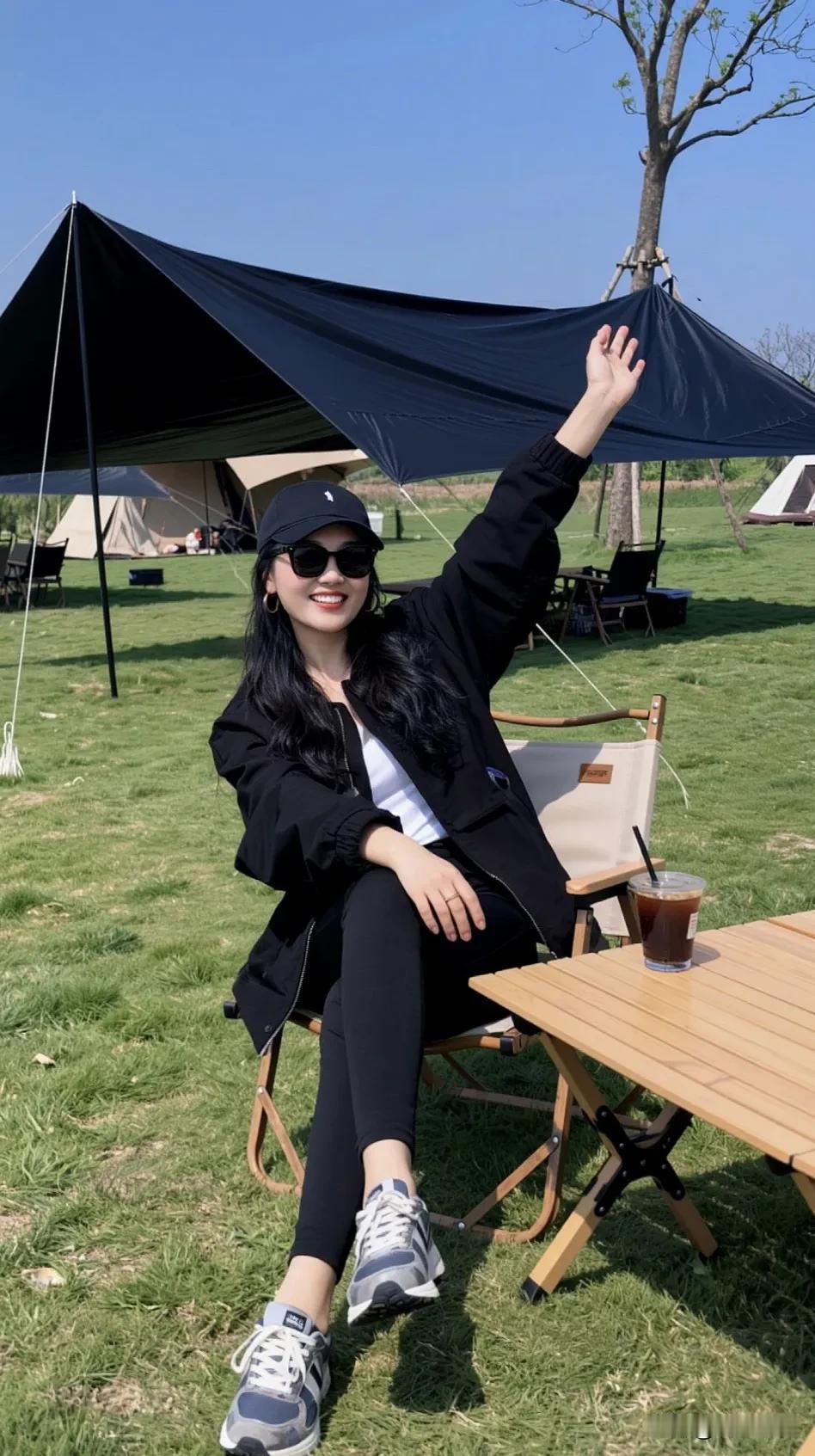 阳光下的野餐时光，享受美好户外生活！🌞🍃👒