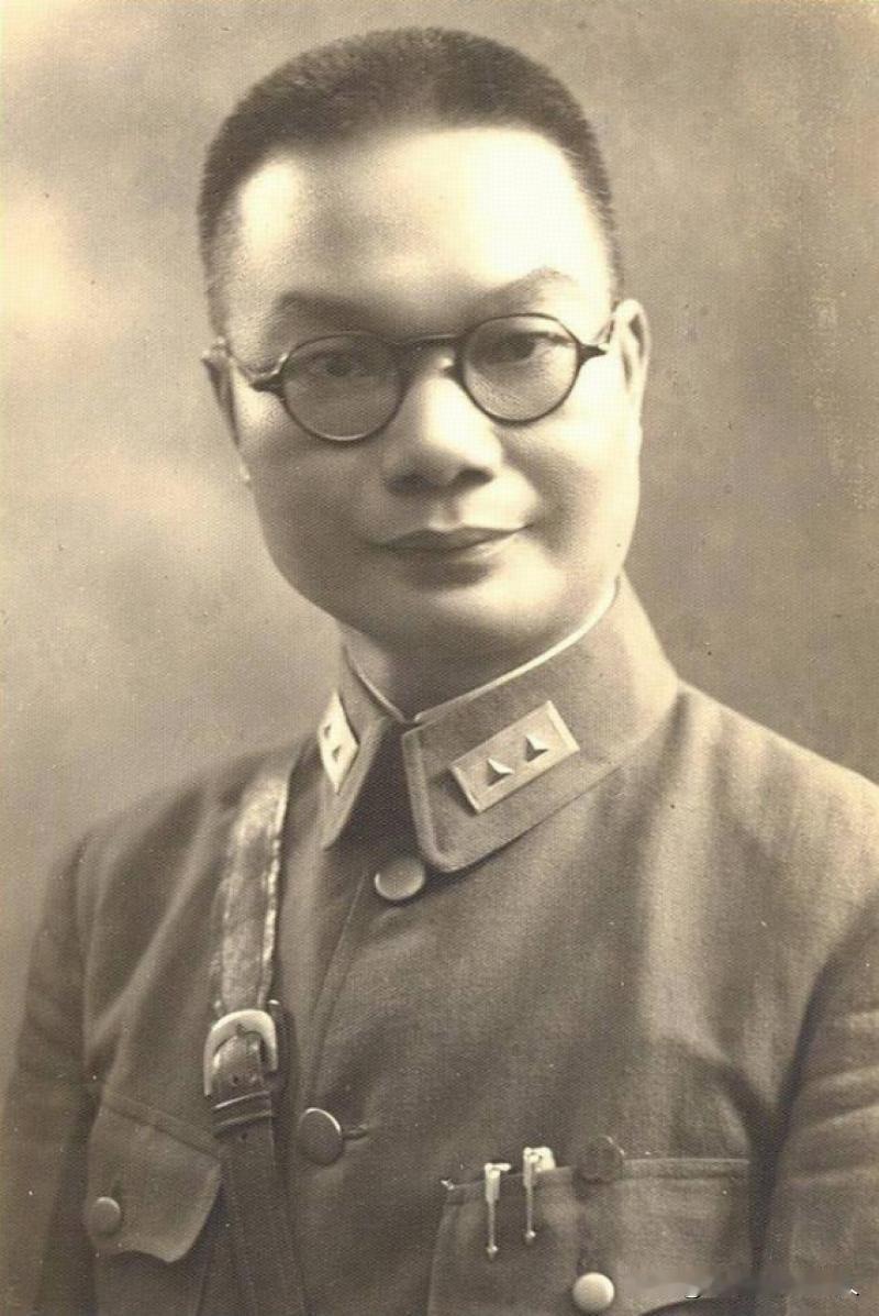 吴逸志
国民党高级将领、原交通部广州航政局局长
吴逸志（1896年11月11日—