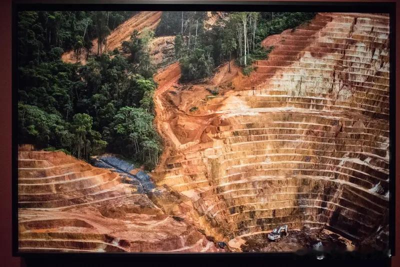 博主：南海“监控战”打响 南海“监控战”确实打得火热！2025 年 11 月，菲