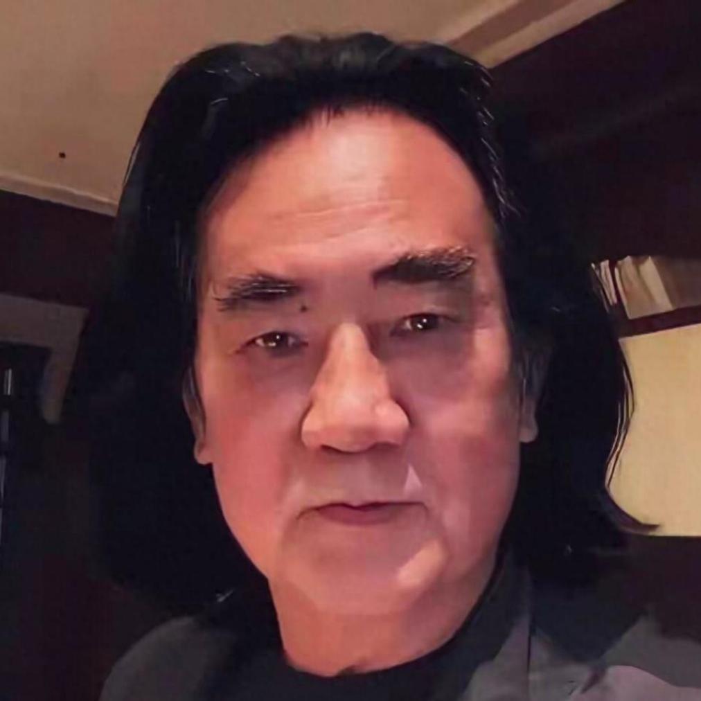 张纪中剃掉30年标志胡子，背后原因太泪人！
 
2026年4月4日最新消息，张纪