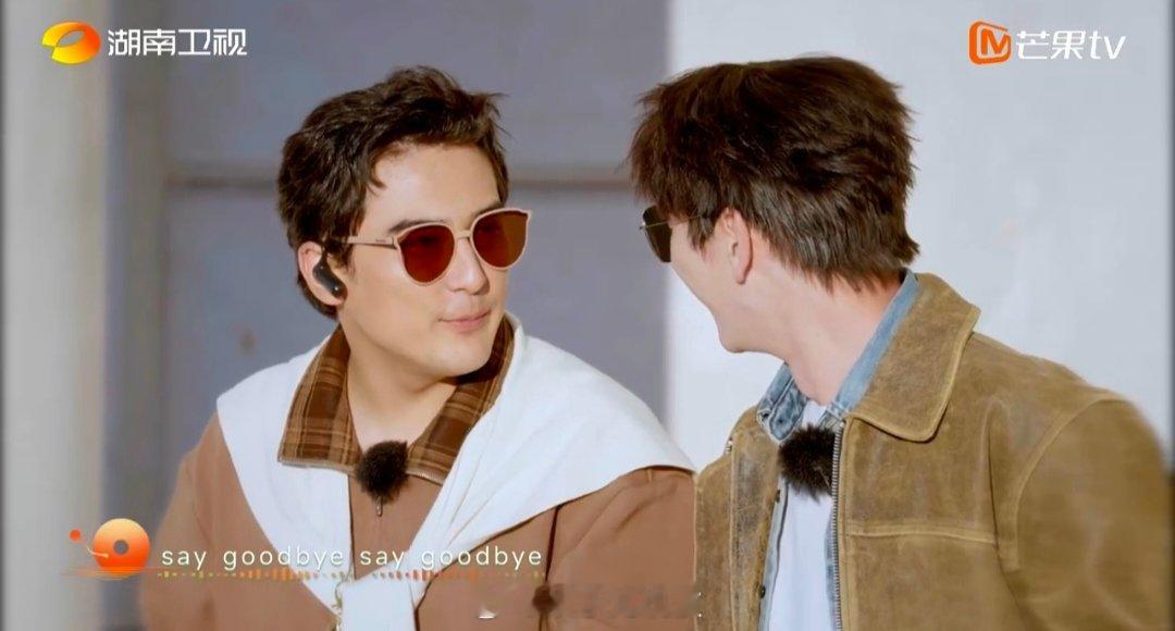 中哈歌手合唱我期待声起地平线被跨国合唱圈粉！努尔扎斯与蔡程昱同台《我期待》，语言