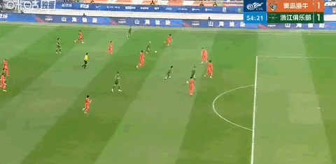 浙江只花了不到 2 分钟，扳平又反超了比分！ 还是米特里策，助攻一个，策动进攻一