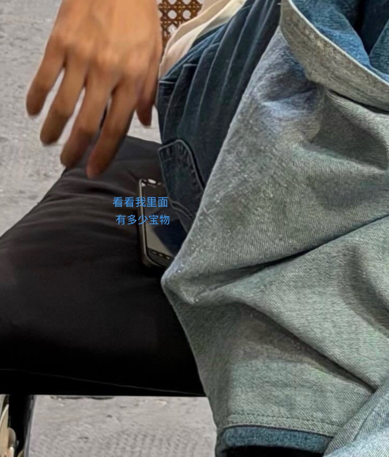 怎么照片也和歌一样，藏多少库存呢所以放在Duang下面👇🏻？ 