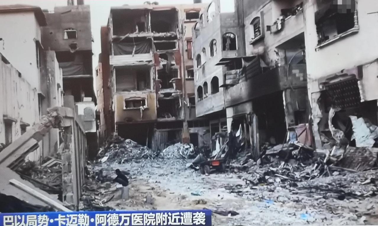 12月11日，以军继续袭击巴勒斯坦加沙地带多地，造成数十人死亡。
当天午夜时分，