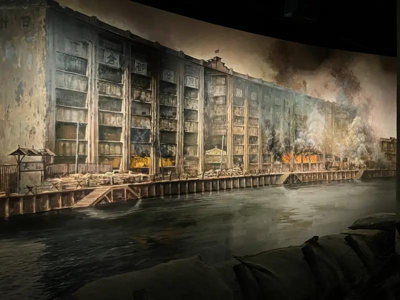 红色主题艺术佳作魅力无穷，很多都值得一看。
油画《四行仓库》是刘海粟1937年创
