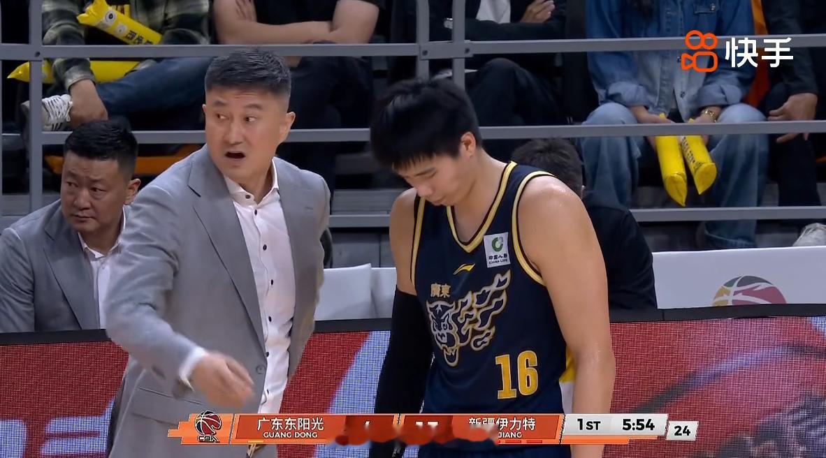 杜指导已经在鼓励焦泊乔，希望焦泊乔能振作起来广东男篮vs新疆男篮