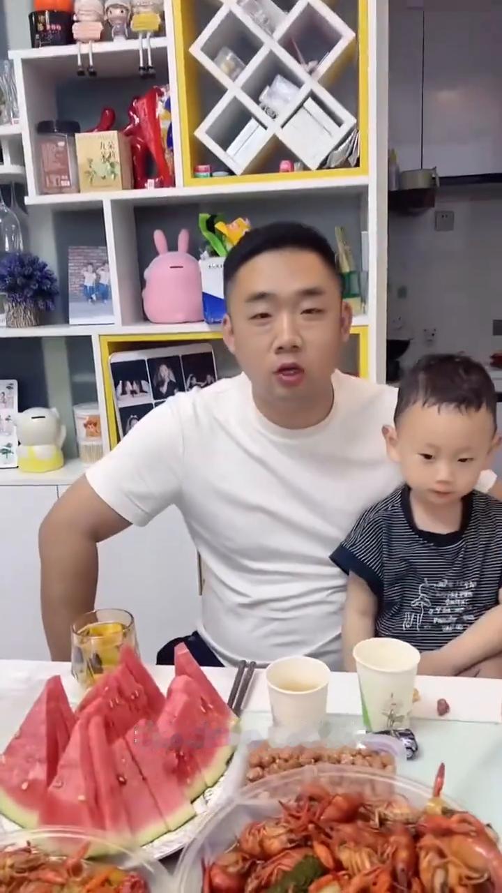 妖孽，娶一个生一窝。懵圈了。我是老爸，我是老大，我是老二，我是老三，我是老四，我