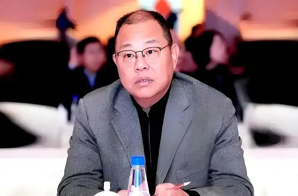 薛继军手里那把尺子，把《觉醒年代》量成了豆瓣9.3，也把一堆注水剧直接拍死。
 