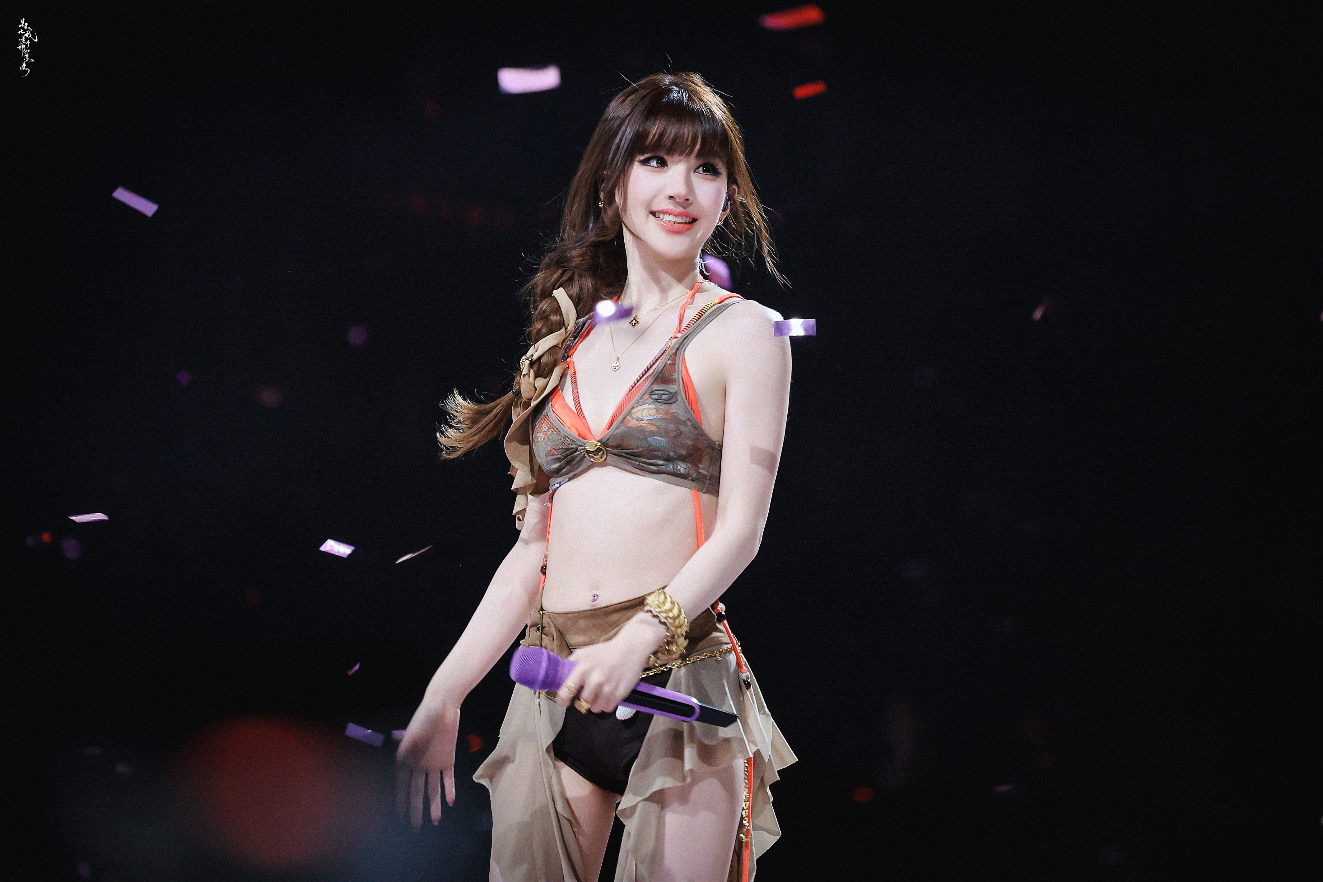 吴露可逃  「眼泪向下 你向上🐕𝐞𝐧𝐝𝐢𝐧𝐠 𝐥𝐨𝐨𝐤—?