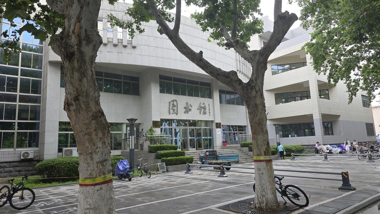 你聚焦什么，就会成为什么

纳瓦尔说了句狠话：你生活里绝大多数事，跟你的人生主线