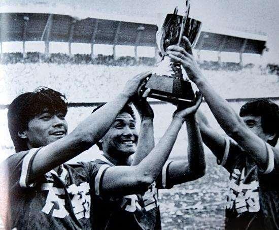 【辽宁足球如何重振雄风——有普及有引领】
        辽宁足球曾经无比辉煌，