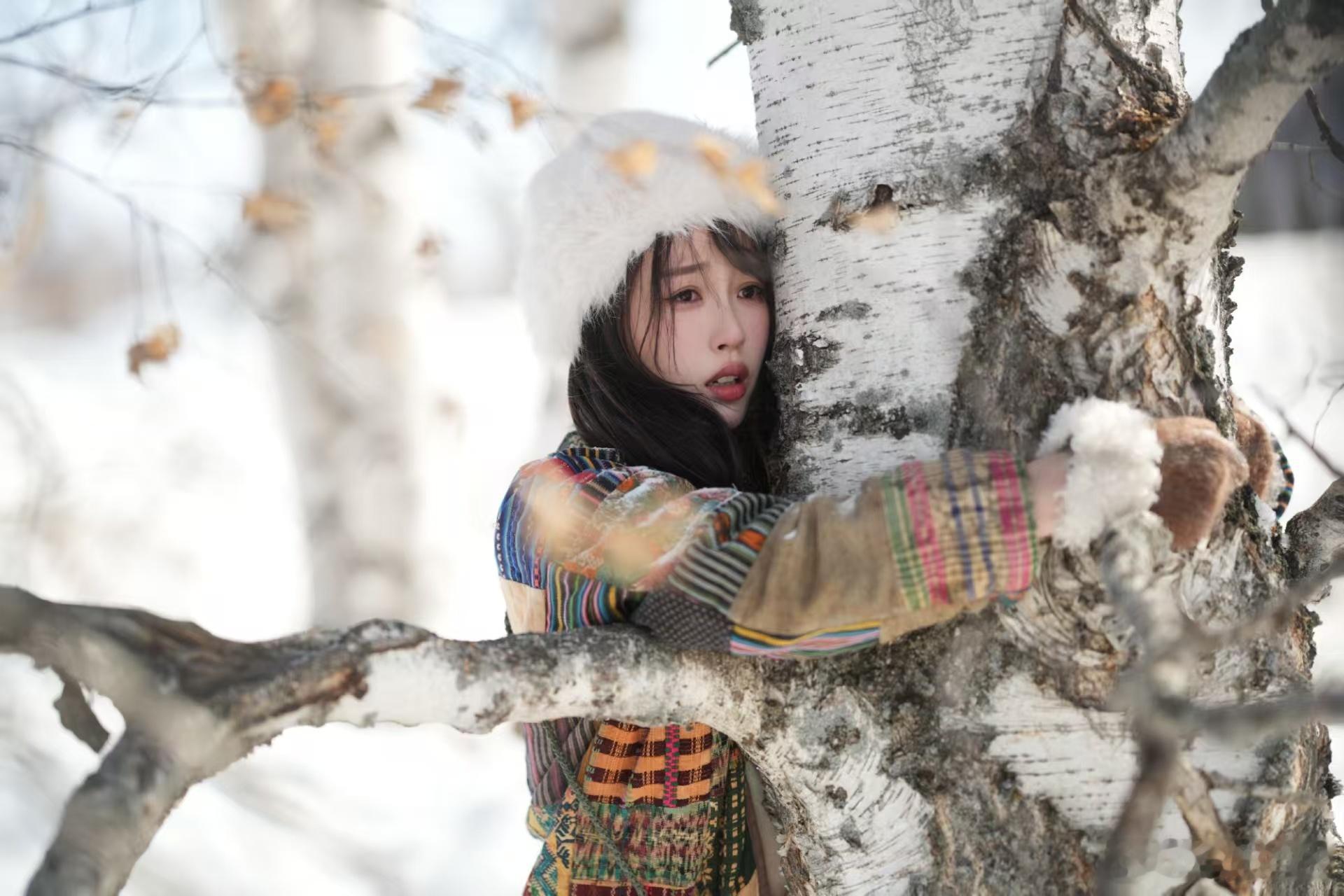 虞书欣毛绒帽look虞书欣抱树虞书欣雪崩冲刷不掉的，成长的决心。[鼓掌][鼓掌]