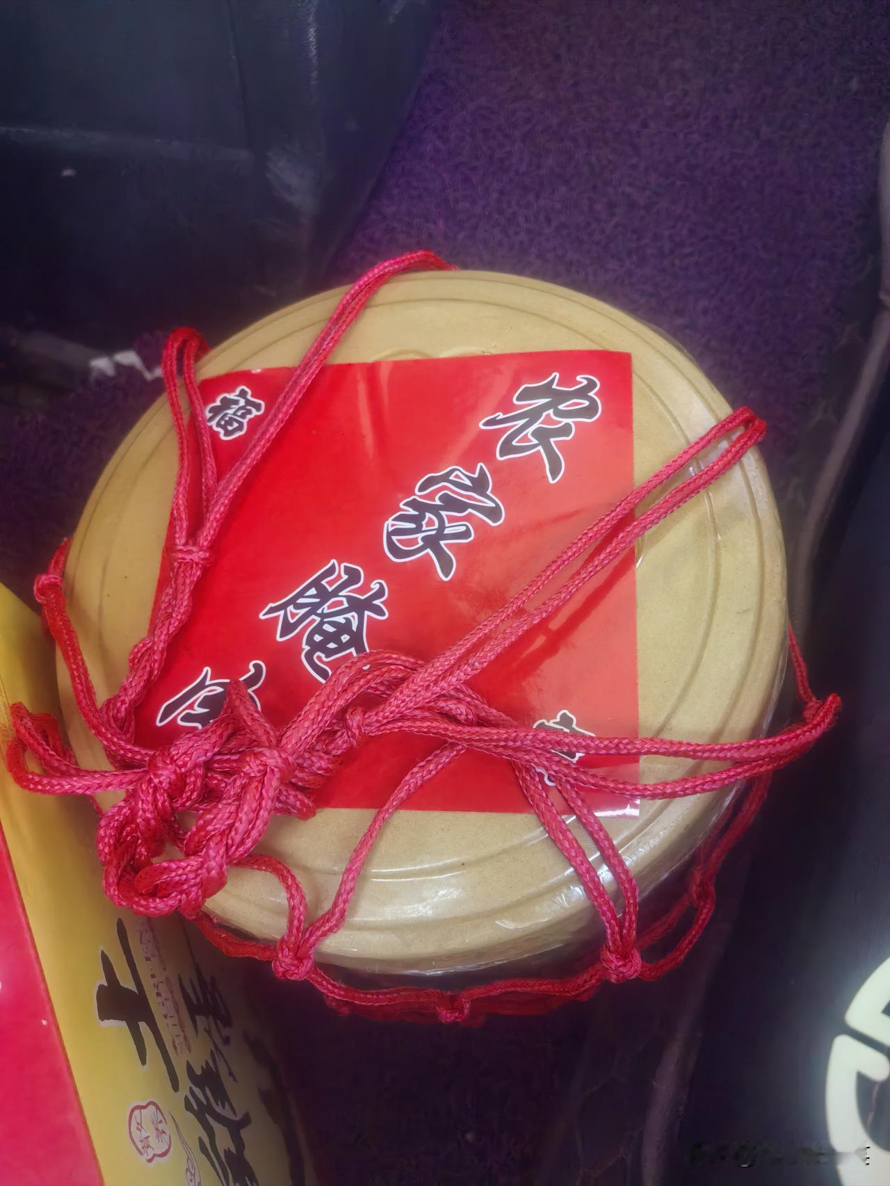 关于你自己：别装，累
1、不知道自己是谁，就别怪别人拿你当工具。总是装成别人喜欢