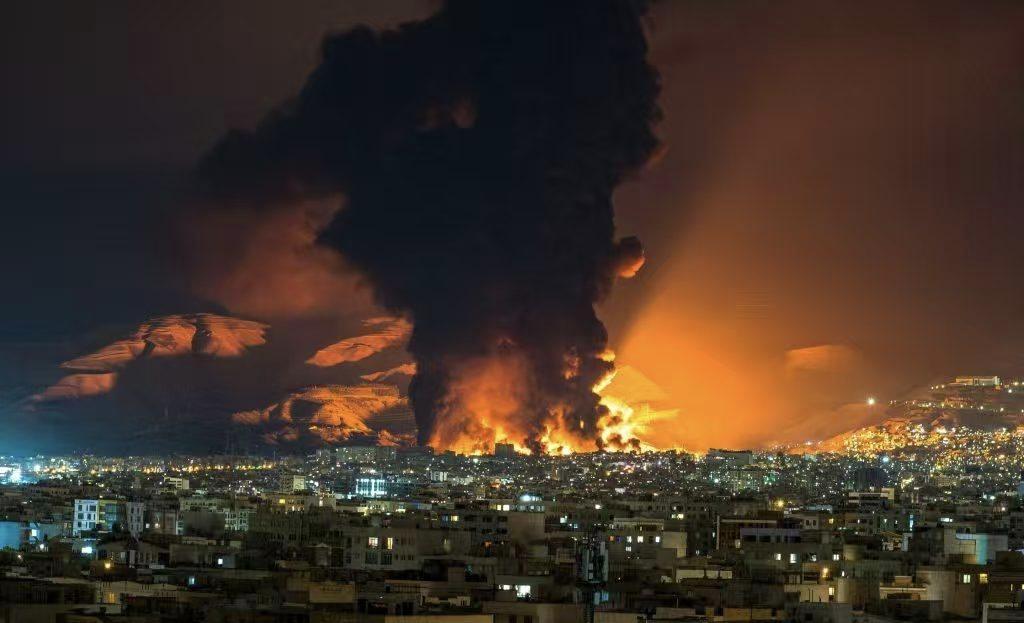 以色列一个月猛烈轰炸的实际效果，遭到怀疑！

伊朗拥有庞大的国防工业体系：150