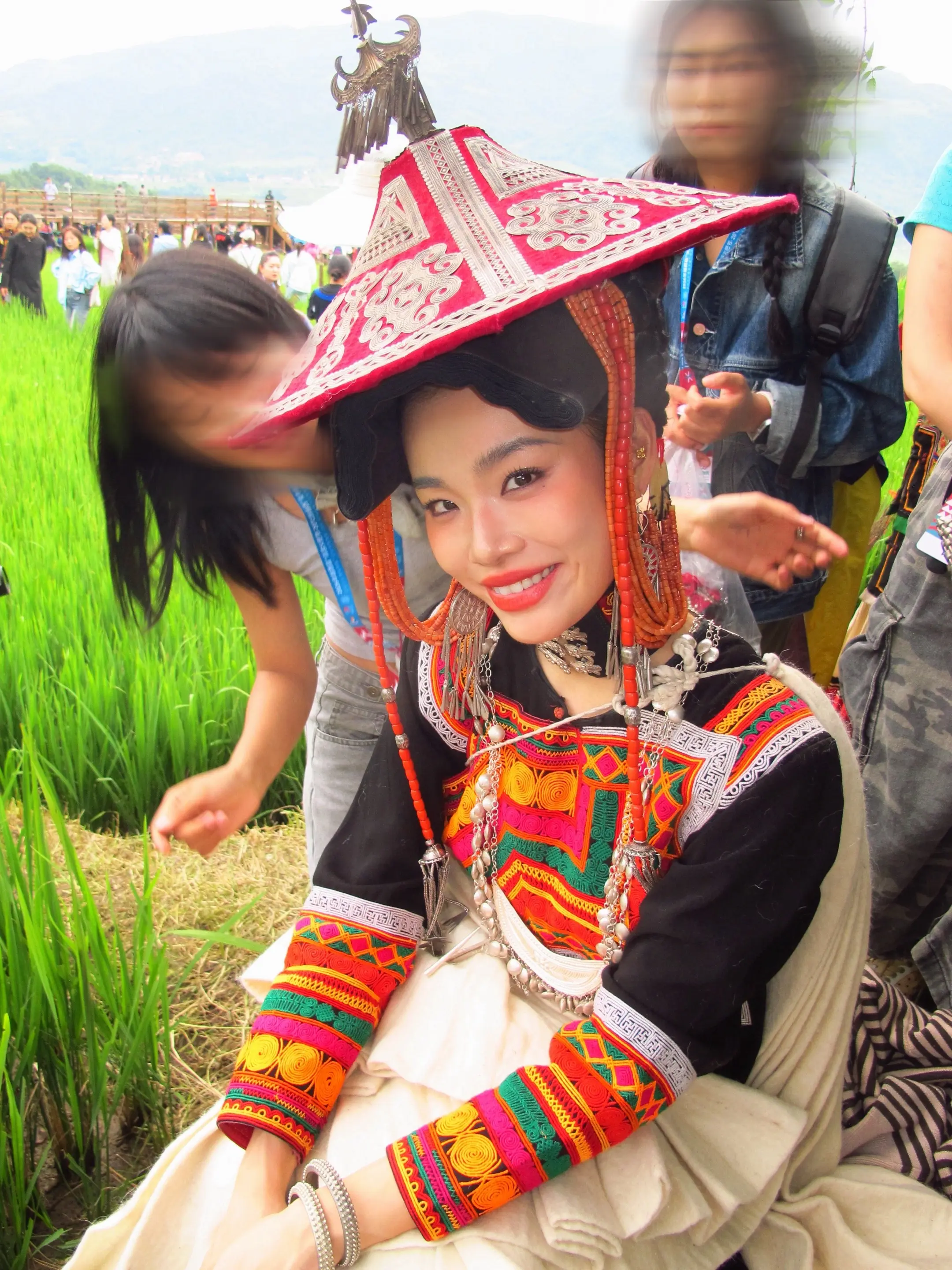 祝她刚强，祝她拥有力量