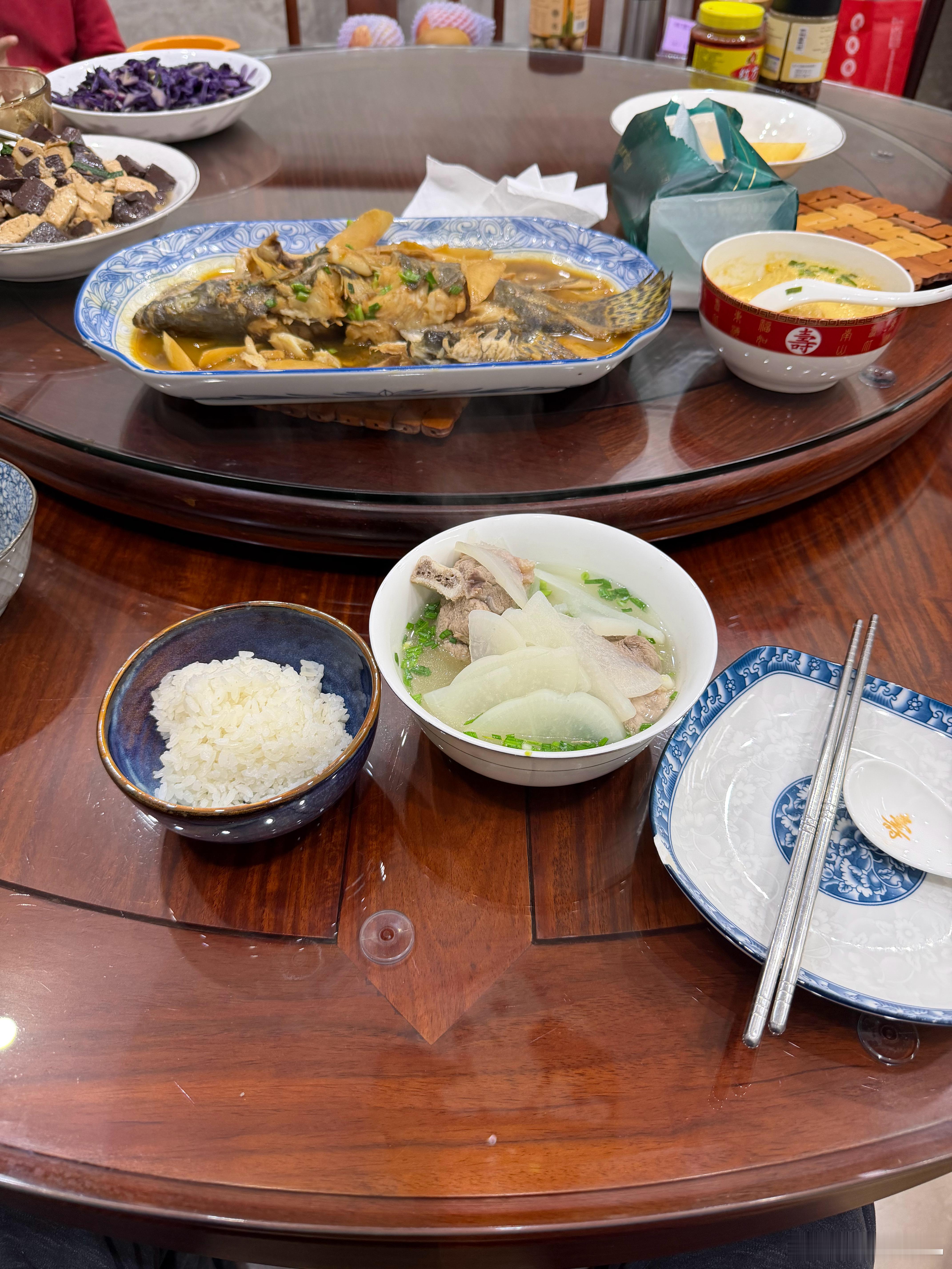 大家中午好，我吃午饭了，大家准点吃饭了没？工作再忙也一定要按时吃饭呀电动兄弟吃饭