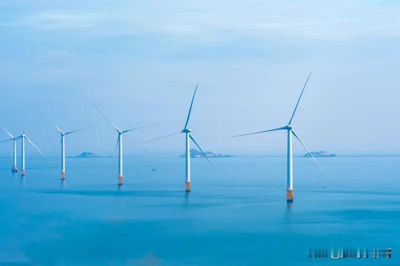 有一个狂野的想法。

把AI的机房建到海底去，然后海面建风力发电，风力发电的电直